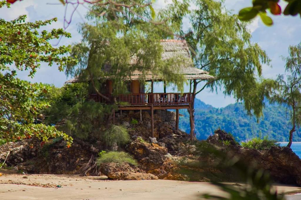 Kohjum Freedom Resort Koh Jum Exterior foto