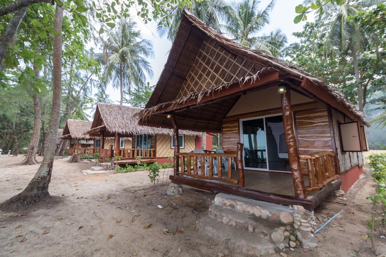 Kohjum Freedom Resort Koh Jum Exterior foto